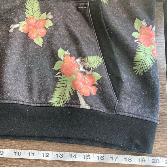 Mens EUC Floral and skull print Volcom sweater w/ pockets - Picture 5 of 7